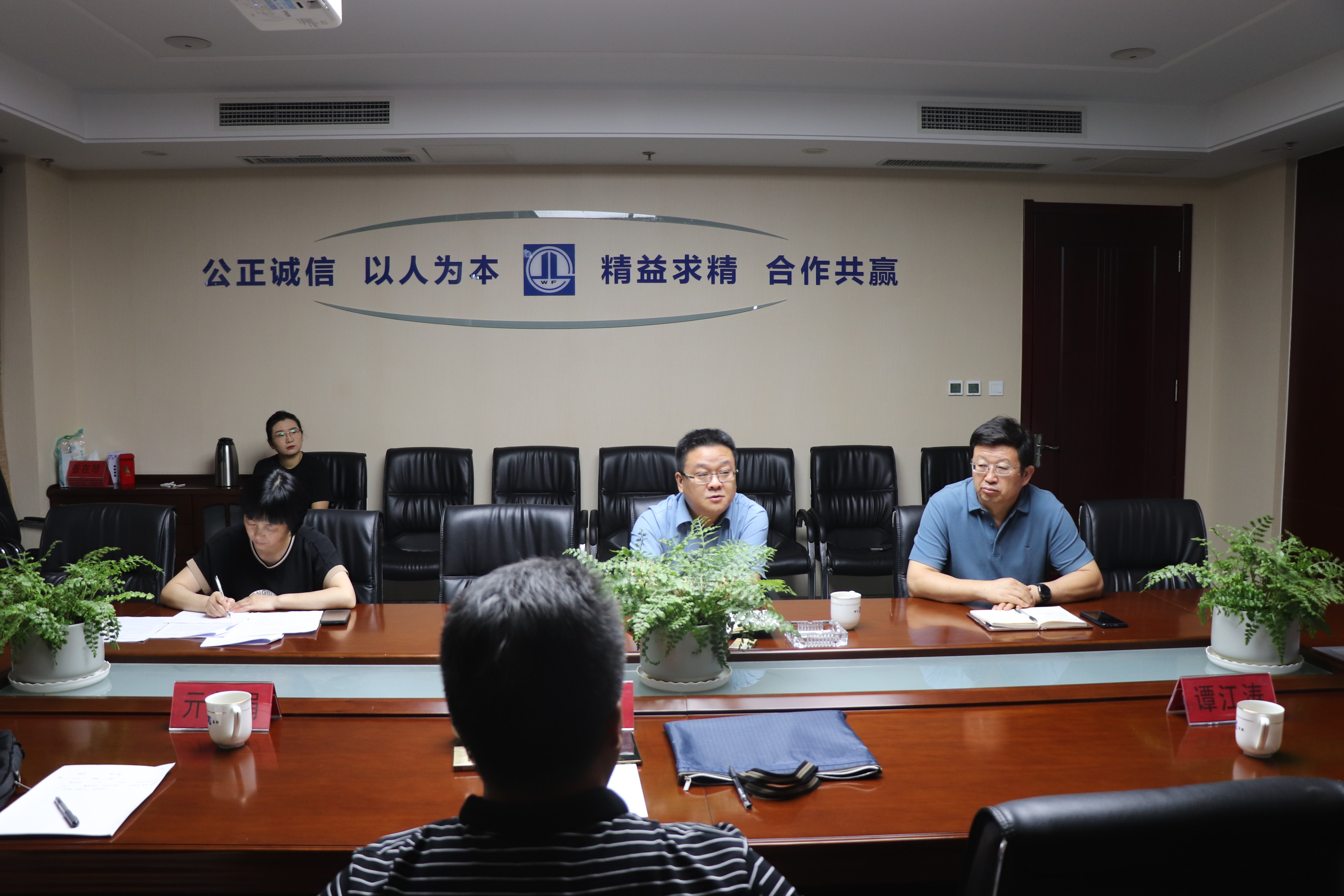 IMG_8753.JPG IMG_8753.JPG